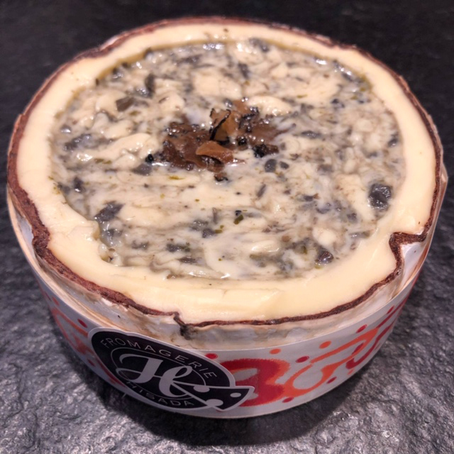 Mont d'Or truffé Façon chez Hisada Paris